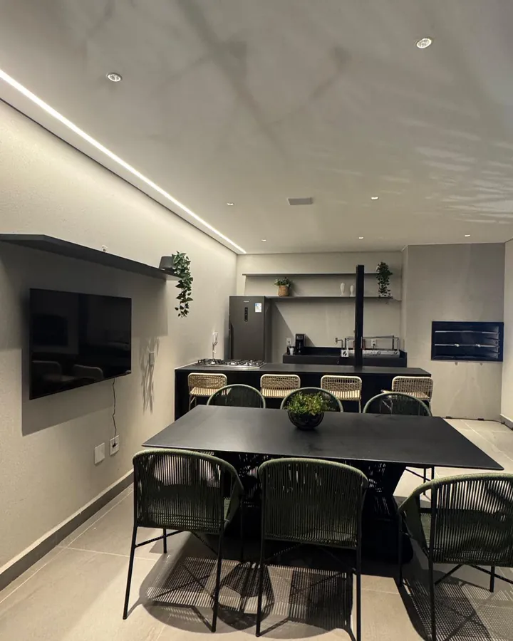 Espaço gourmet — forro com perfil de led junto à parede